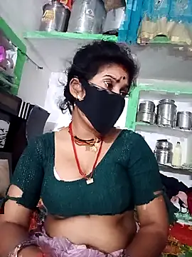 Snapshot of Reeta_cut chatting on 10-02-25, 04:03 Reeta cut online show from 10-02-25, 04:03