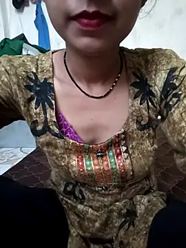 Snapshot of Reeta_cut chatting on 10-03-25, 12:13 Reeta cut online show from 10-03-25, 12:13