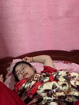 Star-sweet online show from 10-13-25, 01:27