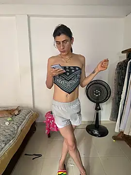 Snapshot of Violeta_Foxz chatting on 06-10-26, 07:24 Violeta Foxz online show from 06-10-26, 07:24