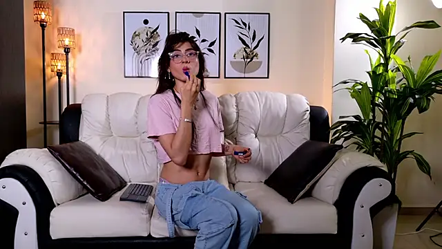 Snapshot of Violeta_Foxz chatting on 06-19-26, 07:39 Violeta Foxz online show from 06-19-26, 07:39