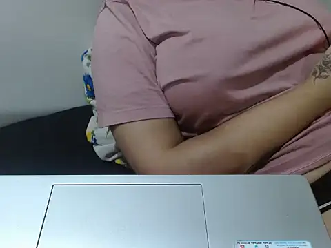 Nataliya Singh online show from 04-15-26, 06:04