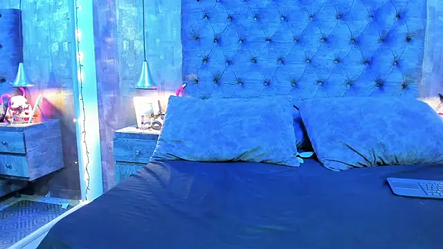 yiyisandoval online show from 11-20-25, 07:57