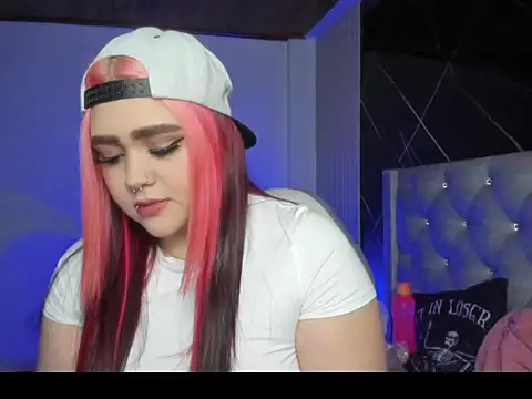 Snapshot of im_bunny__ chatting on 10-29-25, 11:23 im bunny online show from 10-29-25, 11:23