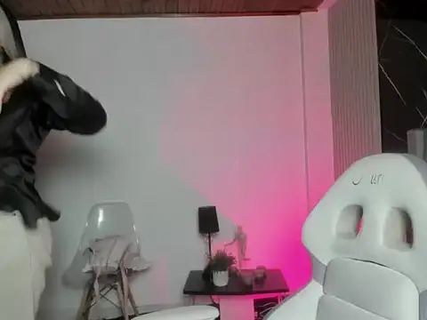 Snapshot of im_bunny__ chatting on 11-08-25, 11:21 im bunny online show from 11-08-25, 11:21