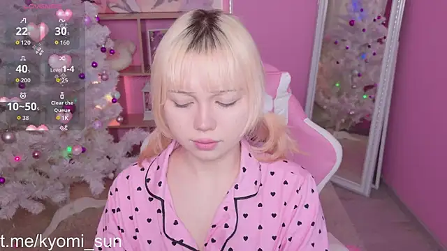 Kyomi Sun online show from 12-17-25, 09:54