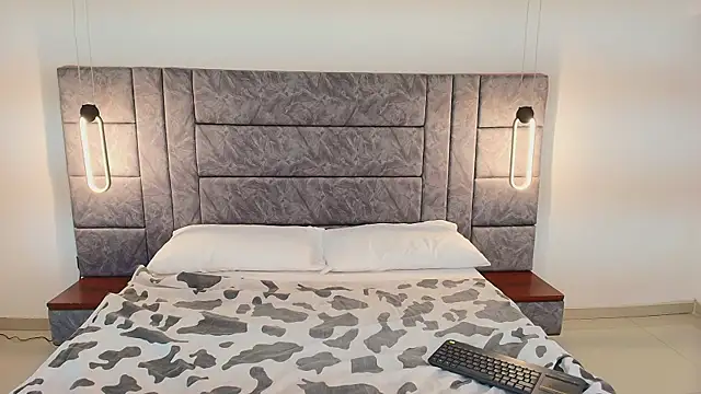 Dakota Megan 69 online show from 03-31-26, 01:00