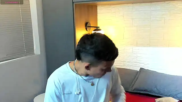 MrJustin  online show from 11-26-25, 08:21