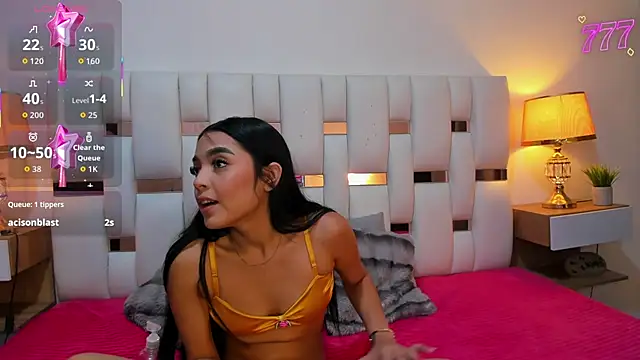 iamCharlotte19 online show from 07-28-26, 08:52