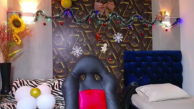 miss leidy  online show from 11-16-25, 03:56