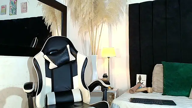 MaicolParker  online show from 06-24-26, 01:10