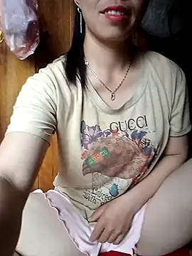 Snapshot of hera-00 chatting on 10-08-25, 01:03 hera-00 online show from 10-08-25, 01:03