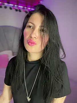 Snapshot of Mia_salinass chatting on 04-25-26, 11:02 Mia salinass online show from 04-25-26, 11:02