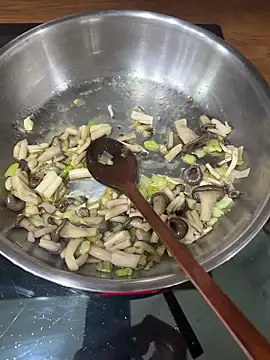 Snapshot of junzzang1234 chatting on 05-19-26, 04:52 junzzang1234 online show from 05-19-26, 04:52
