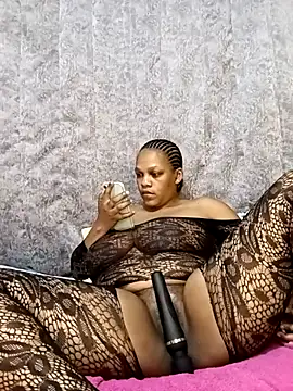 HappygalTheQueen online show from 11-25-25, 07:36