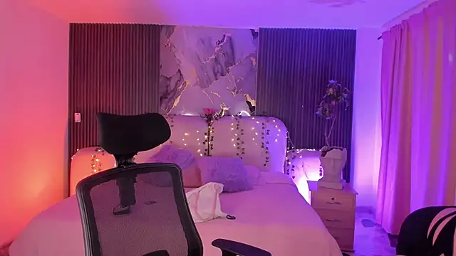 SarahCastro1  online show from 05-24-26, 04:39