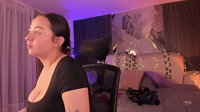 SarahCastro1  online show from 05-29-26, 03:59