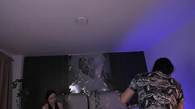 SarahCastro1  online show from 06-10-26, 04:23