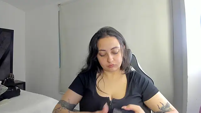 SarahCastro1  online show from 06-23-26, 12:41