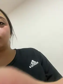 SarahCastro1  online show from 07-04-26, 10:32