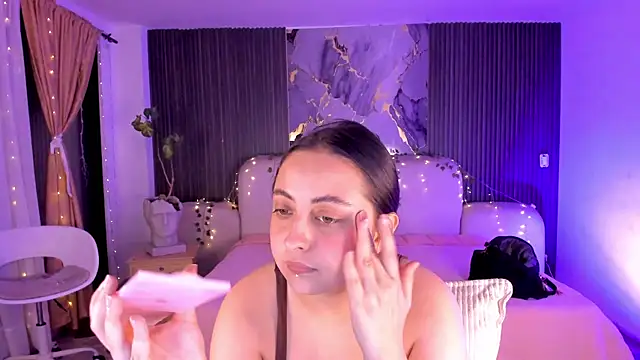 SarahCastro1  online show from 07-07-26, 04:04