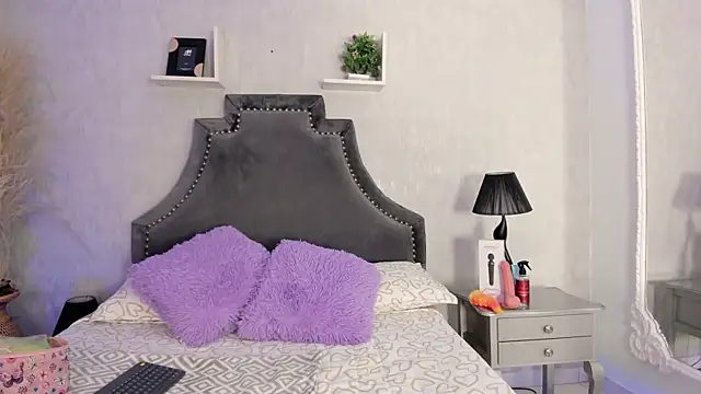 SarahCastro1  online show from 07-19-26, 04:27