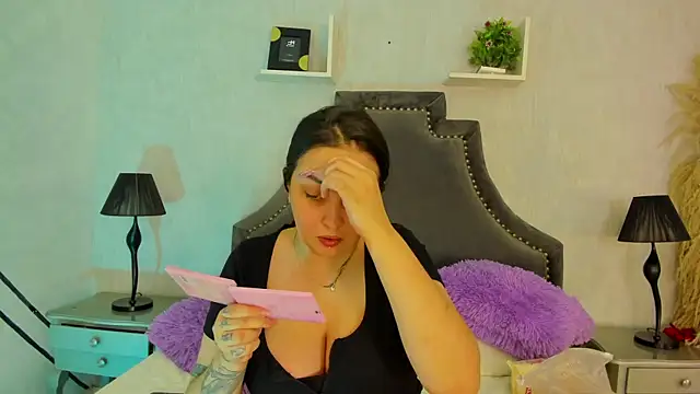 SarahCastro1  online show from 07-30-26, 04:44