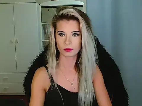 KristineGlow online show from 11-28-25, 07:11