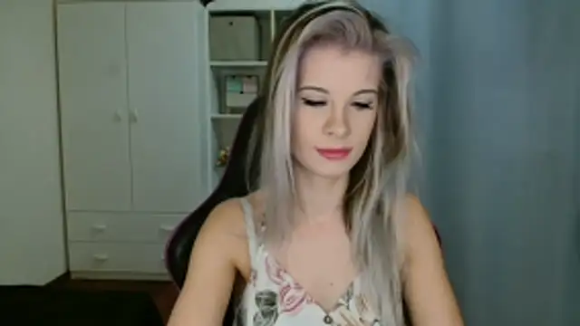 KristineGlow online show from 01-15-26, 07:24