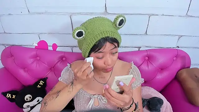 SafiroAgataaa online show from 11-12-25, 02:45