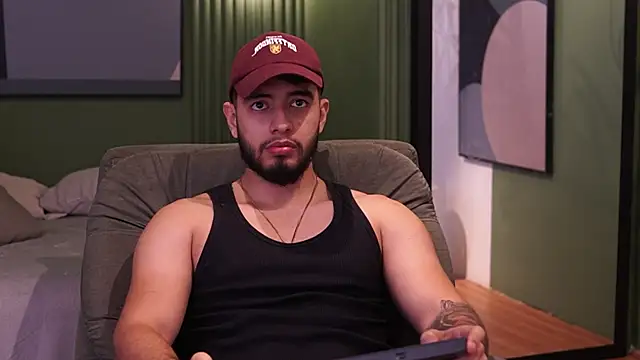 Snapshot of Nick_Vans chatting on 09-17-25, 01:13 Nick Vans online show from 09-17-25, 01:13