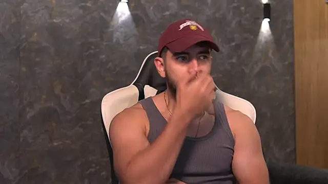 Snapshot of Nick_Vans chatting on 09-23-25, 01:03 Nick Vans online show from 09-23-25, 01:03