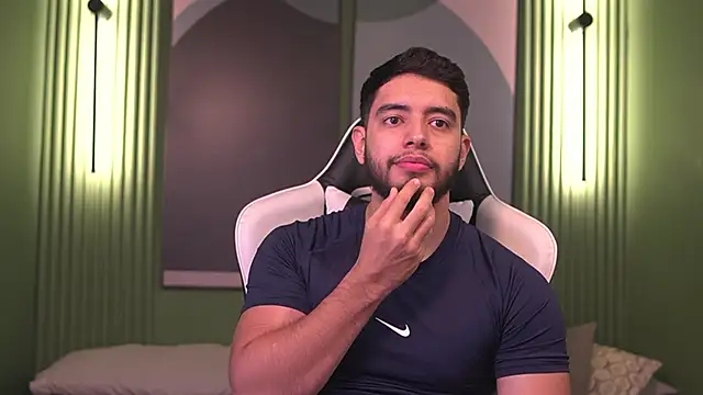 Snapshot of Nick_Vans chatting on 09-28-25, 06:13 Nick Vans online show from 09-28-25, 06:13