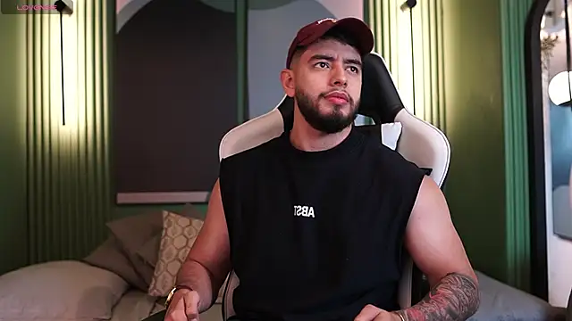 Snapshot of Nick_Vans chatting on 10-09-25, 12:25 Nick Vans online show from 10-09-25, 12:25