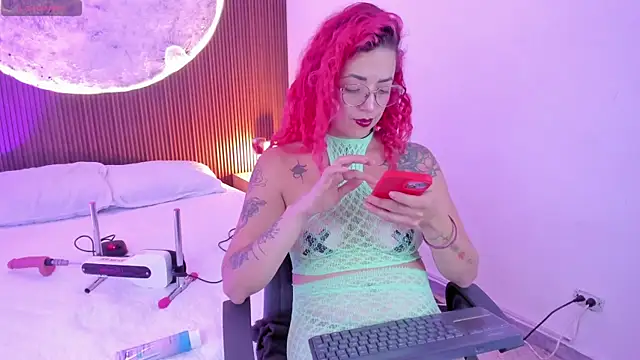 RoxanneStorm  online show from 07-05-26, 04:52