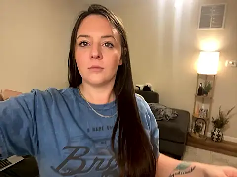 Snapshot of princessveexo chatting on 10-16-25, 01:17 princessveexo online show from 10-16-25, 01:17