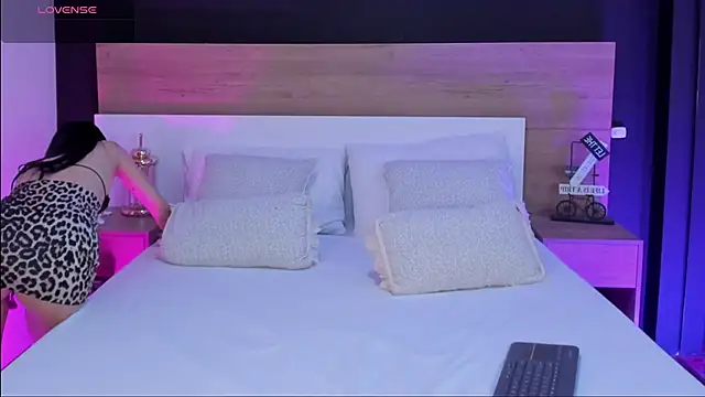 MiaTaylorSweet online show from 01-18-26, 02:43