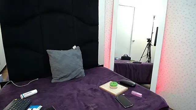 LunaRichy  online show from 09-12-25, 11:32