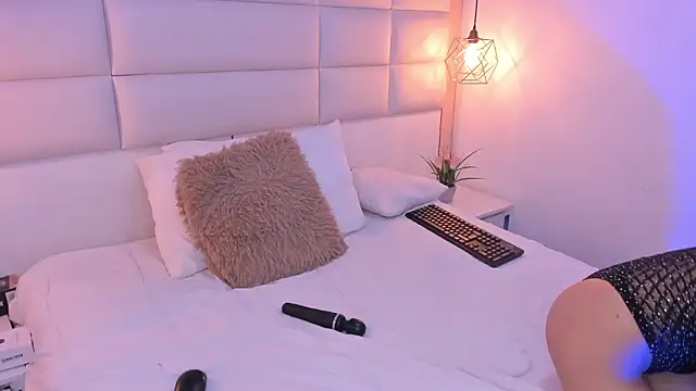 Lucia jane online show from 01-17-26, 09:18