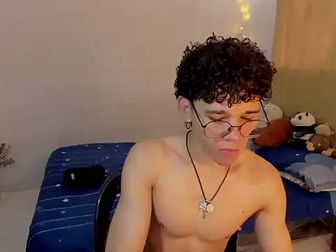 Tom Blues online show from 11-06-25, 01:01