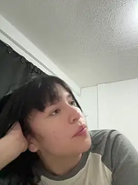 Snapshot of aliciia_23 chatting on 09-24-25, 04:16 aliciia 23 online show from 09-24-25, 04:16