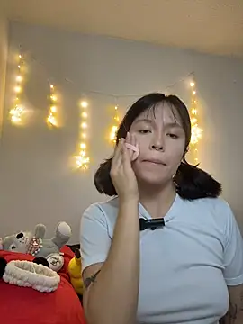 Snapshot of aliciia_23 chatting on 12-02-25, 10:49 aliciia 23 online show from 12-02-25, 10:49