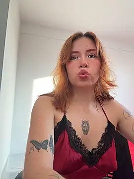 Snapshot of aliciia_23 chatting on 02-20-26, 10:21 aliciia 23 online show from 02-20-26, 10:21