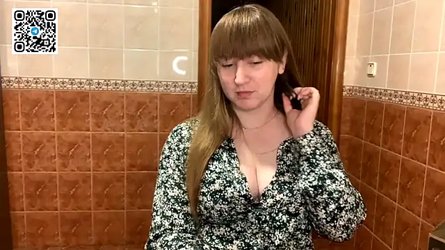 MaroonMoon  online show from 09-19-25, 07:25