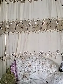 Vyxen   online show from 12-18-25, 04:18