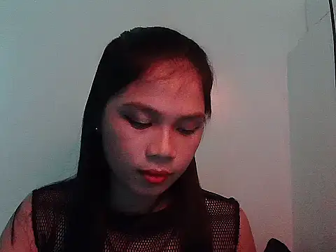 Snapshot of Zachariah_05 chatting on 05-18-26, 06:19 Zachariah 05 online show from 05-18-26, 06:19