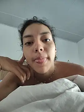 Snapshot of WendySuns_ chatting on 07-08-26, 01:26 WendySuns online show from 07-08-26, 01:26
