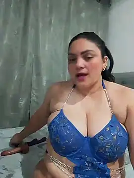 Snapshot of tiffany_Johnson1 chatting on 10-19-25, 01:06 tiffany Johnson1 online show from 10-19-25, 01:06