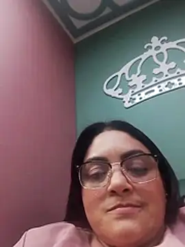 Snapshot of tiffany_Johnson1 chatting on 11-05-25, 10:32 tiffany Johnson1 online show from 11-05-25, 10:32