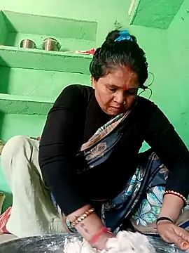 Manavi x online show from 05-12-26, 05:04